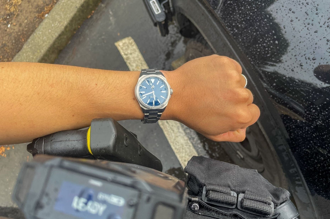 Resolute Stratos, Rugged Elegance