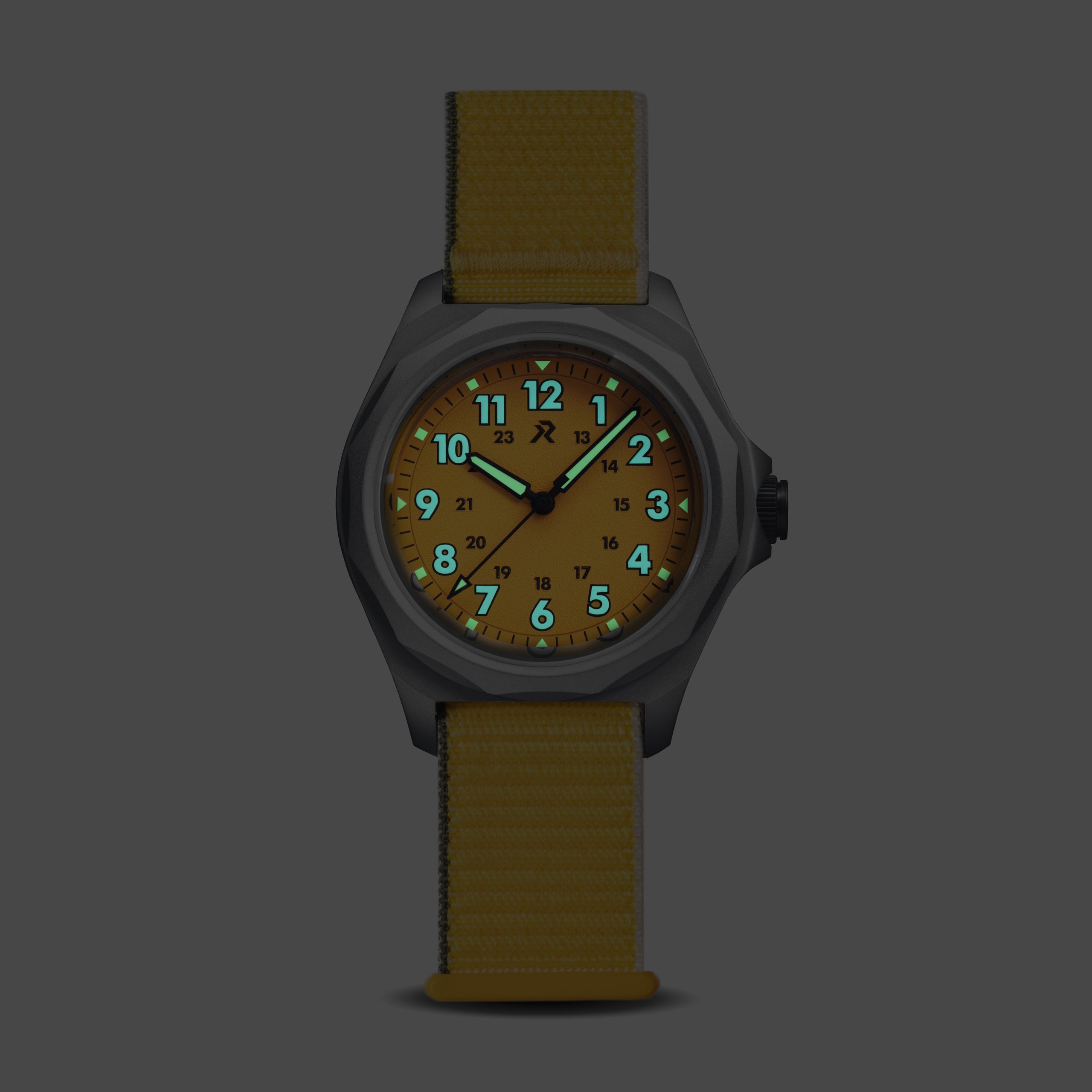 RZE Urbanist ソーラーチタン メダリオンイエロー URBANIST - Medallion Yellow – RZE Watches