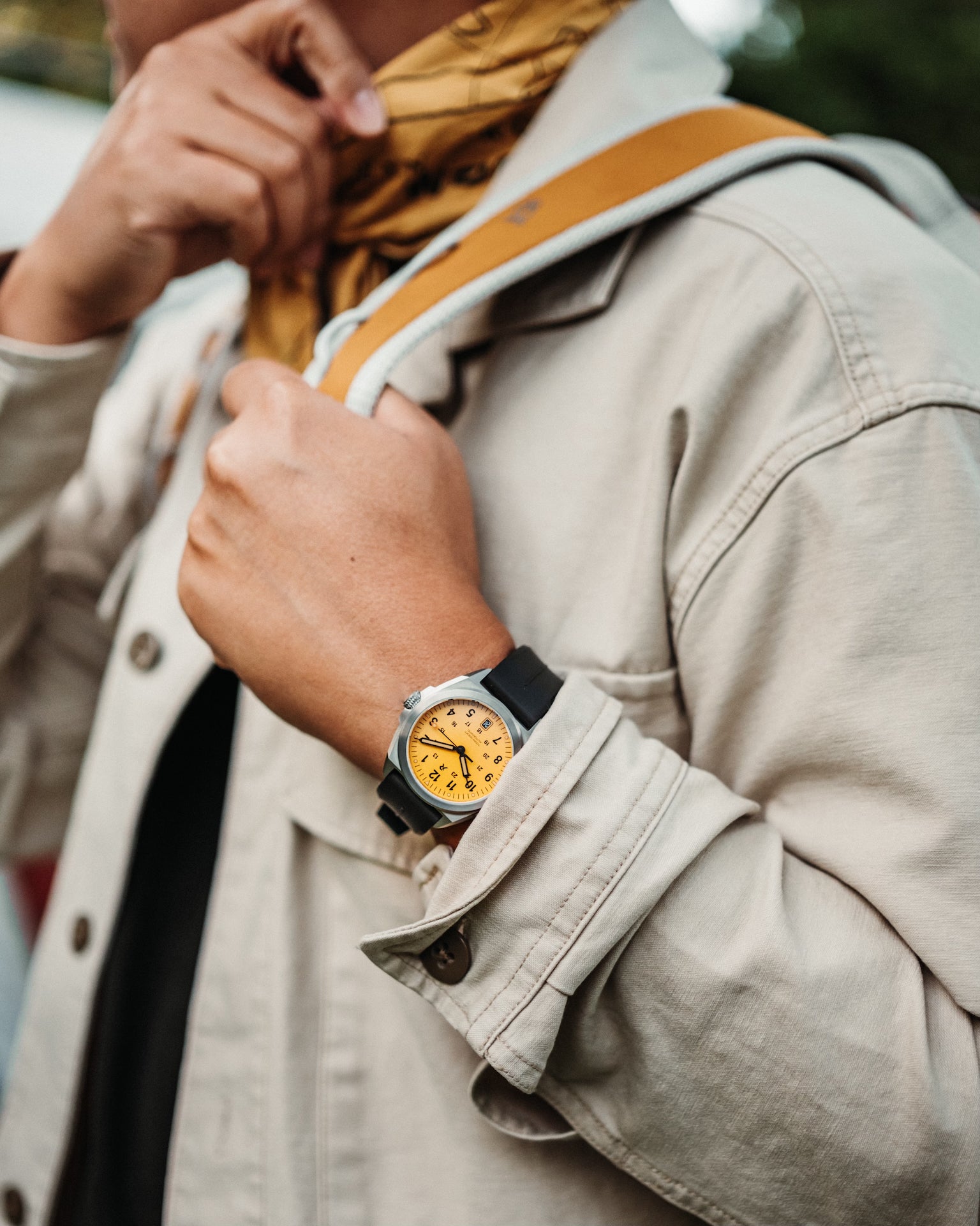 VALOUR 38 - Medallion Yellow – RZE Watches